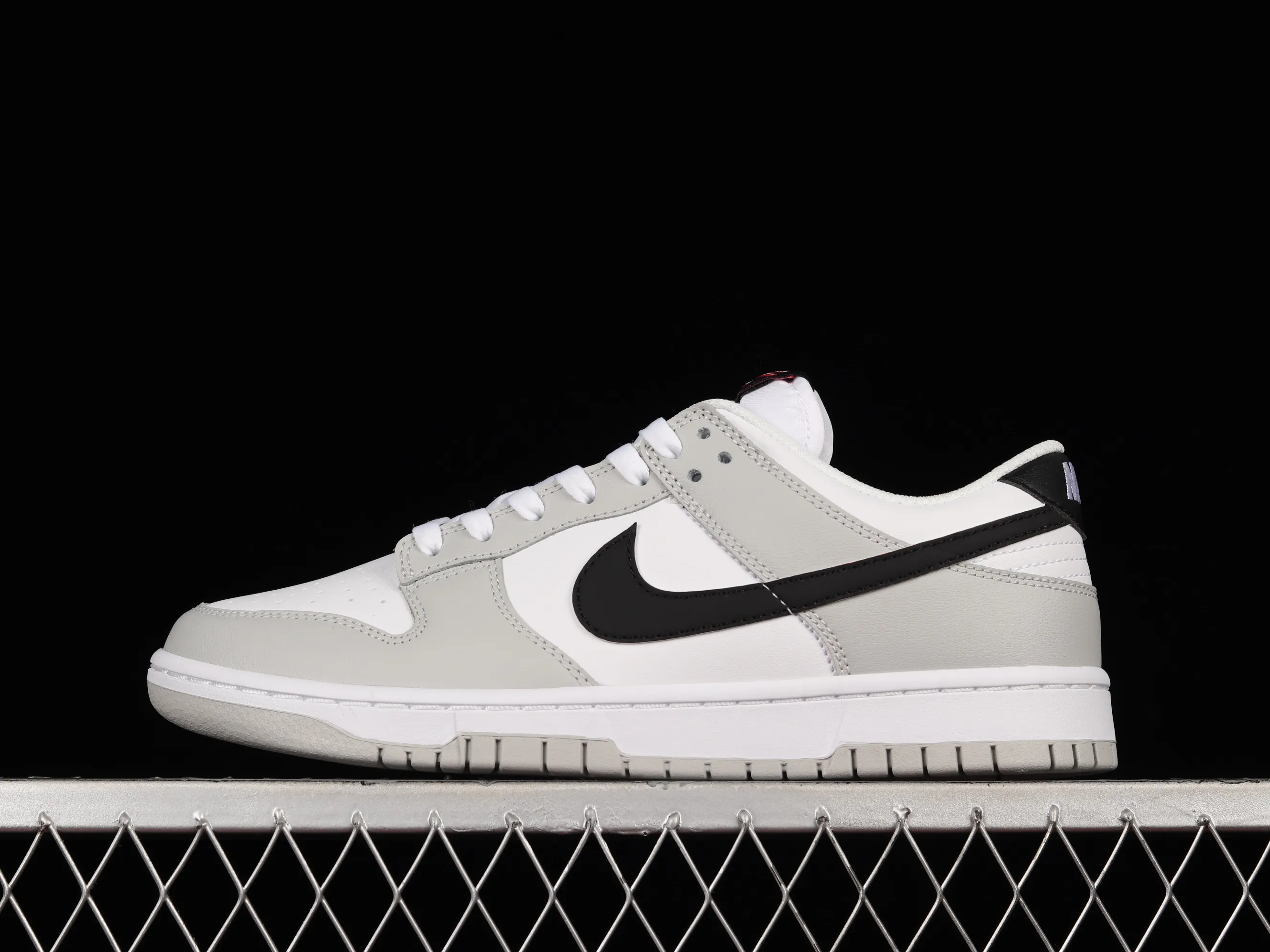 All Categories Nk SB Dunk Series Nk SB Dunk Low Low-top sneakers #ZG version Nk Dunk SB Low Gray white and black scratch-off SB low-top sports and leisure sneakers DR9654-001
